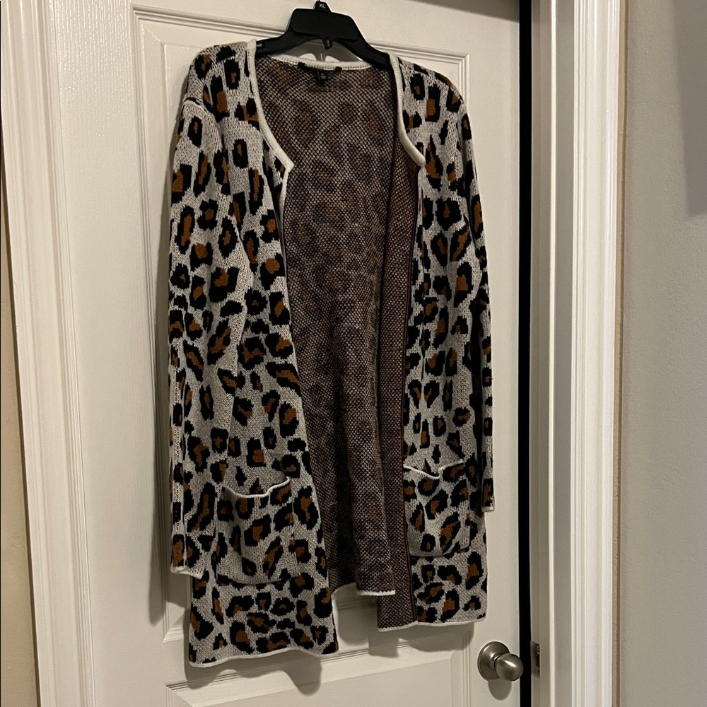 Signature Studio LS Animal Print Sweater Cardigan with Front Pockets